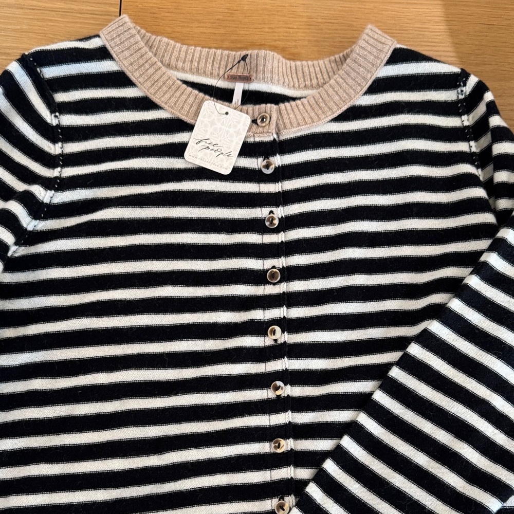 Free people, black stripe Cardigan sweater with and details Large wool cashmere